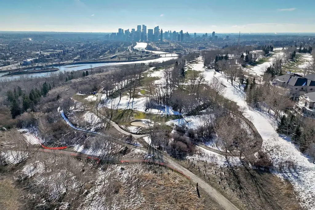520 Cedar Crescent SW Calgary AB T3C 2Y8