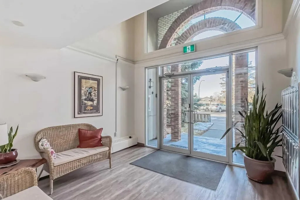 520 Cedar Crescent SW Calgary AB T3C 2Y8