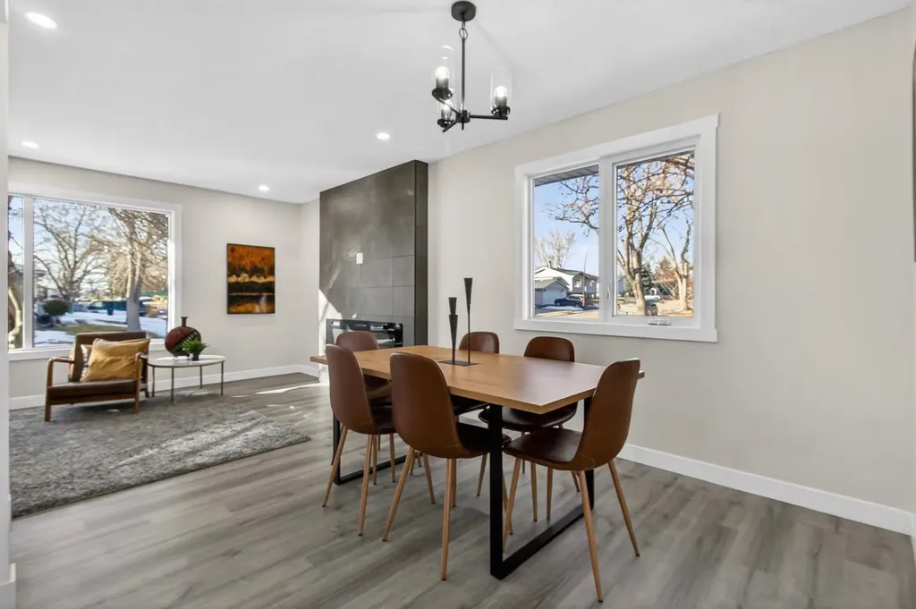 203 Lynnover Place SE Calgary AB T2C 1L5