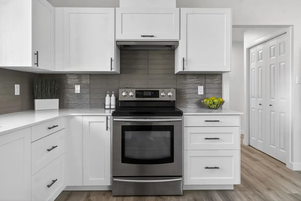 203 Lynnover Place SE Calgary AB T2C 1L5