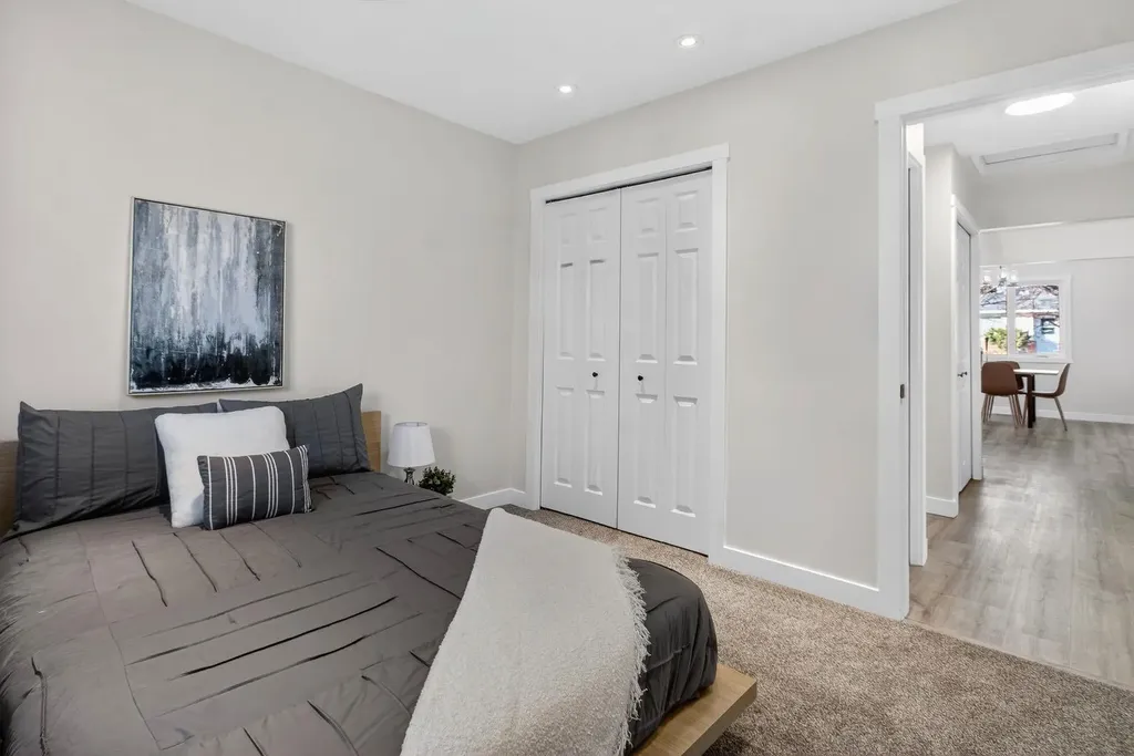 203 Lynnover Place SE Calgary AB T2C 1L5