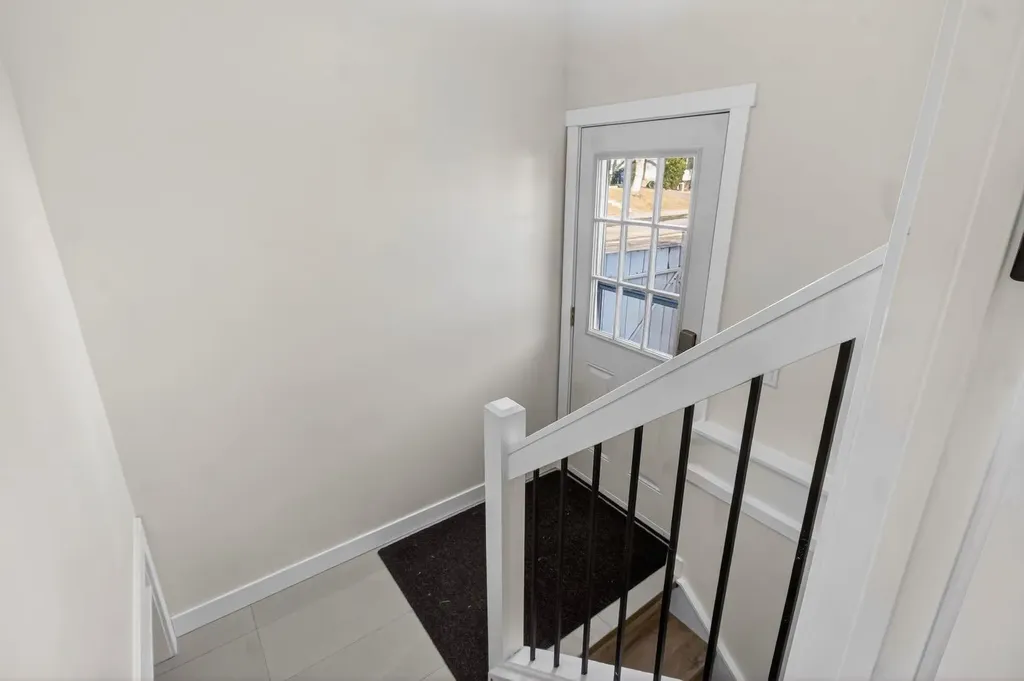 203 Lynnover Place SE Calgary AB T2C 1L5