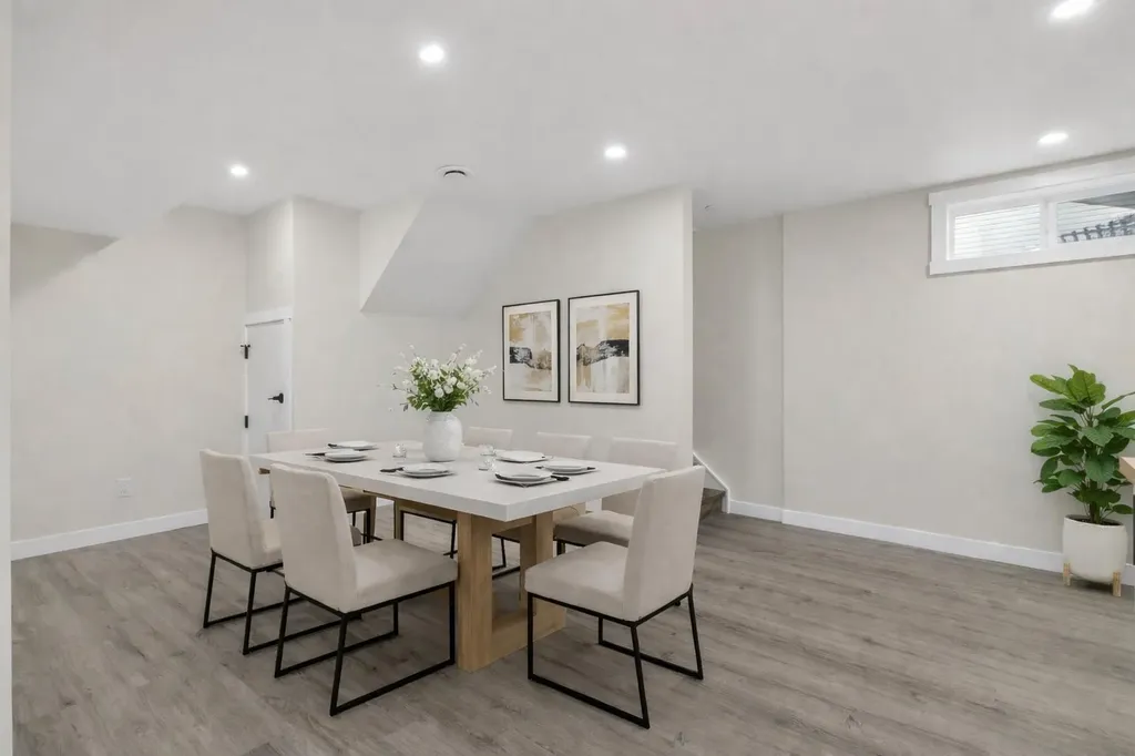 203 Lynnover Place SE Calgary AB T2C 1L5