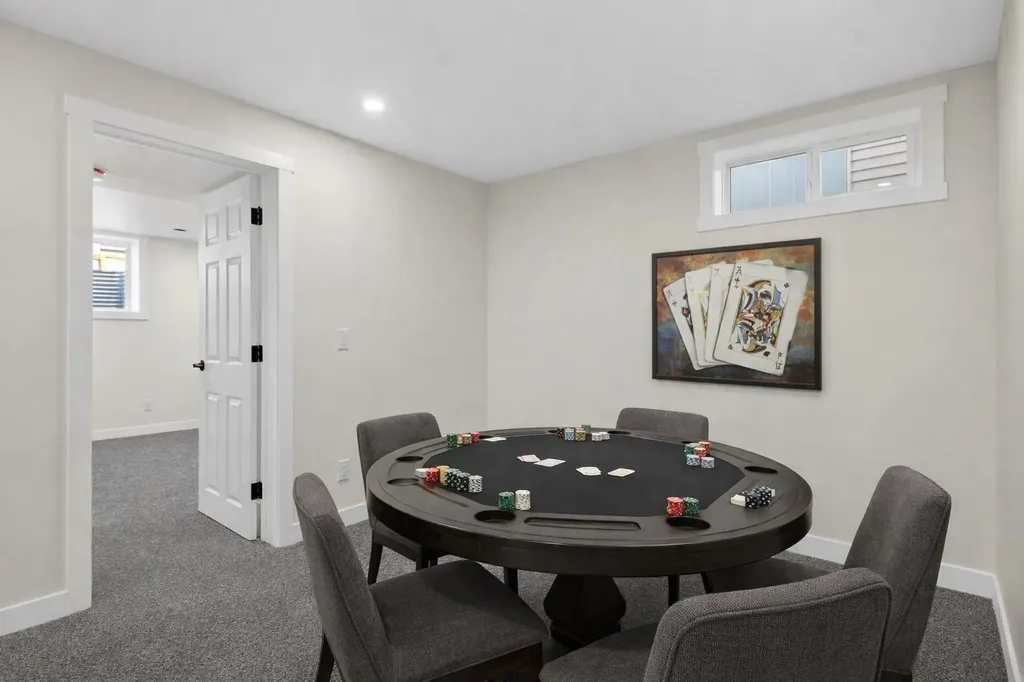 203 Lynnover Place SE Calgary AB T2C 1L5