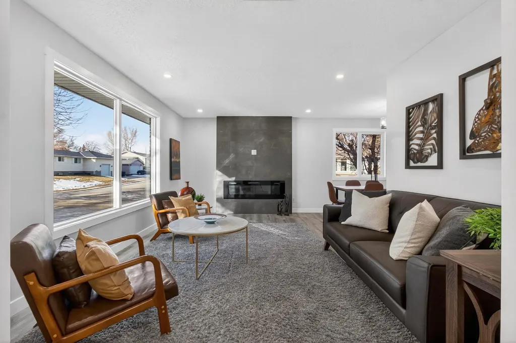 203 Lynnover Place SE Calgary AB T2C 1L5
