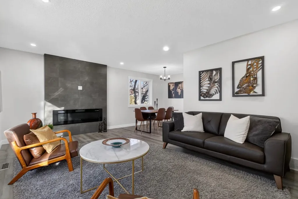 203 Lynnover Place SE Calgary AB T2C 1L5