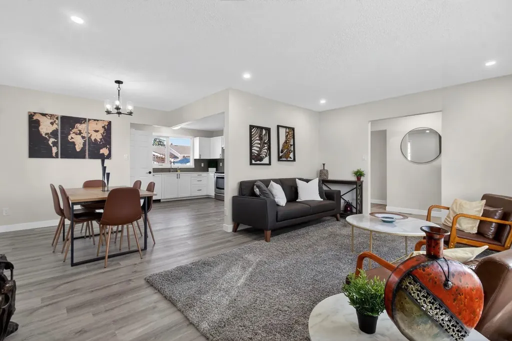 203 Lynnover Place SE Calgary AB T2C 1L5