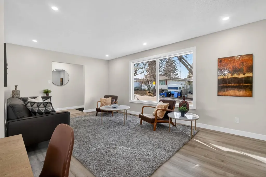 203 Lynnover Place SE Calgary AB T2C 1L5