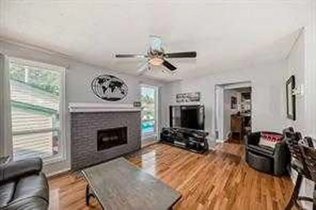 420 Whitehorn Place NE Calgary AB T1Y2B1