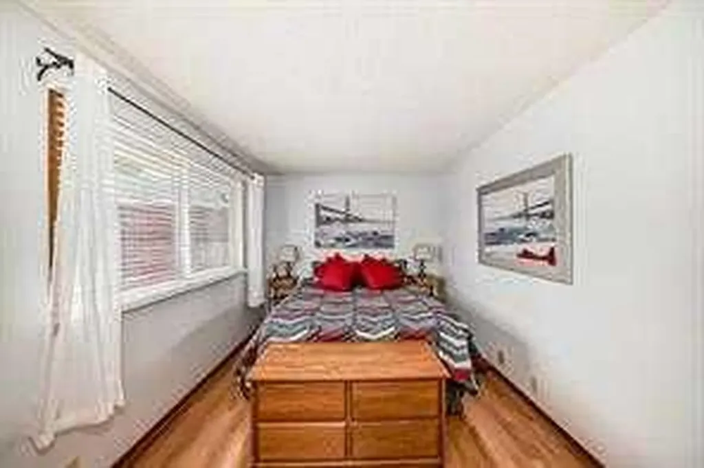420 Whitehorn Place NE Calgary AB T1Y2B1
