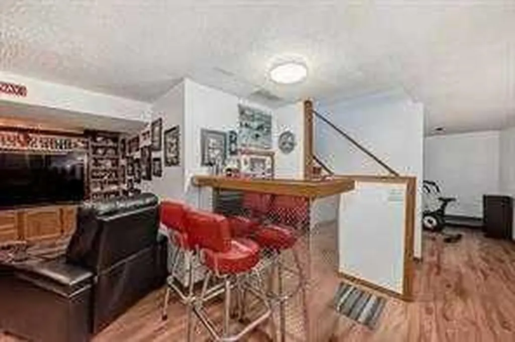 420 Whitehorn Place NE Calgary AB T1Y2B1