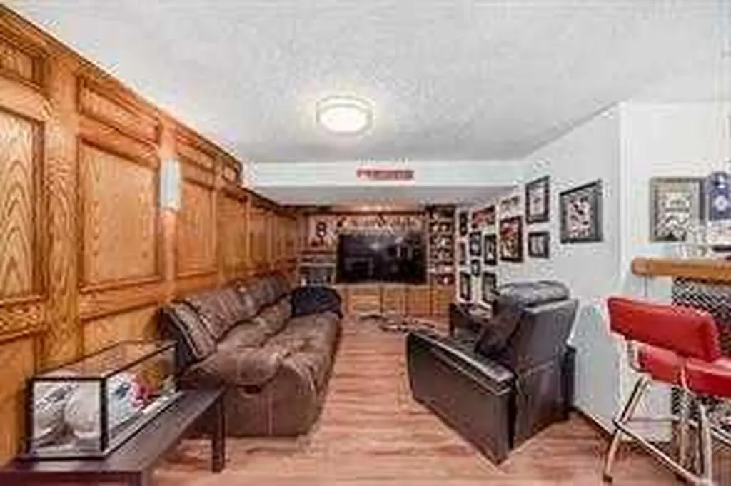 420 Whitehorn Place NE Calgary AB T1Y2B1