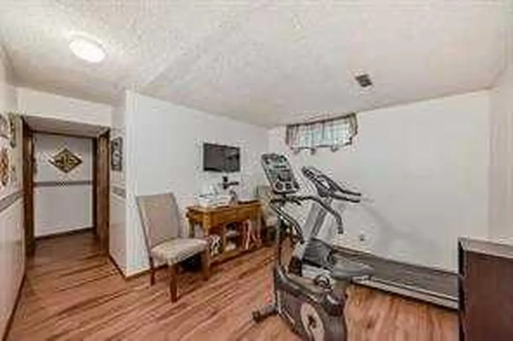 420 Whitehorn Place NE Calgary AB T1Y2B1
