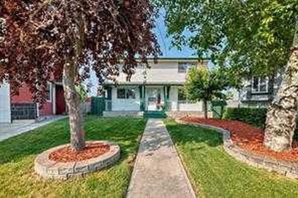420 Whitehorn Place NE Calgary AB T1Y2B1
