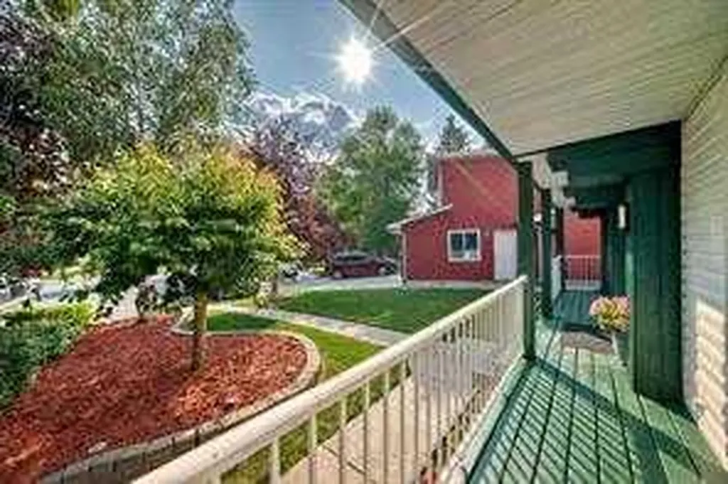 420 Whitehorn Place NE Calgary AB T1Y2B1
