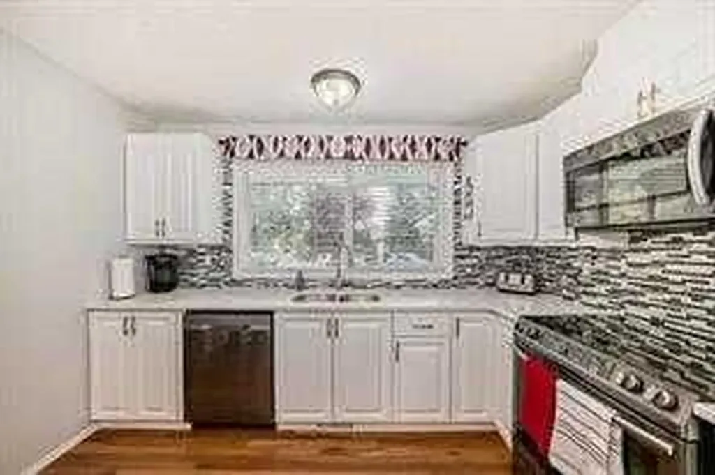 420 Whitehorn Place NE Calgary AB T1Y2B1