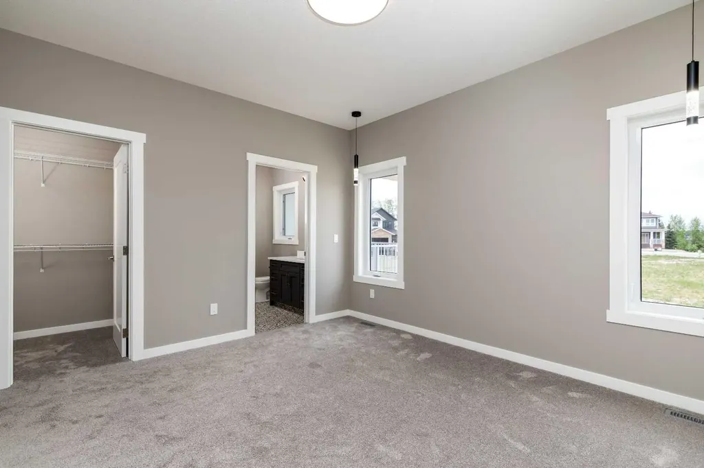 52 Everson Close Red Deer AB T4P 3H8