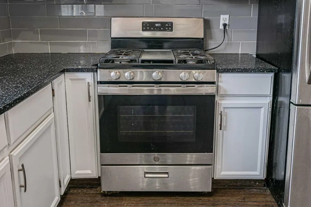 64 Castledale Crescent NE Calgary AB T3J 1X4