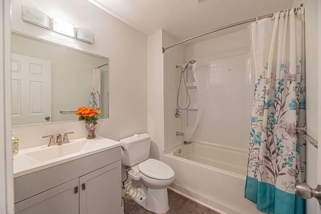 64 Castledale Crescent NE Calgary AB T3J 1X4