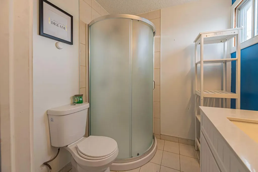 64 Castledale Crescent NE Calgary AB T3J 1X4