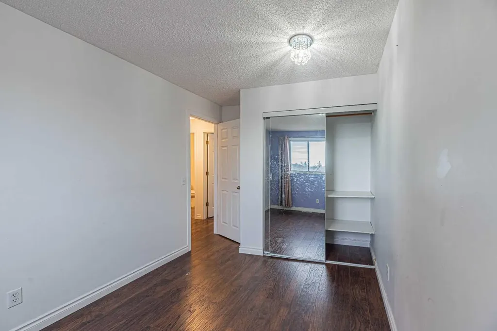 64 Castledale Crescent NE Calgary AB T3J 1X4