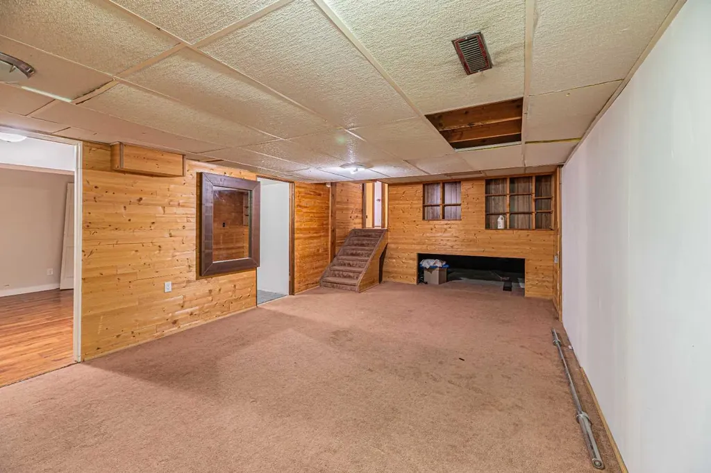 64 Castledale Crescent NE Calgary AB T3J 1X4