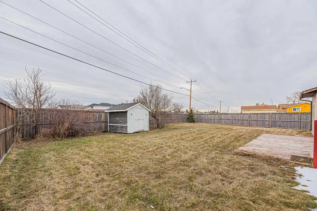 64 Castledale Crescent NE Calgary AB T3J 1X4