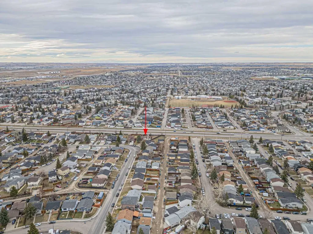64 Castledale Crescent NE Calgary AB T3J 1X4