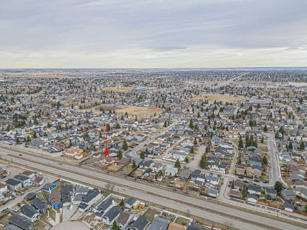 64 Castledale Crescent NE Calgary AB T3J 1X4