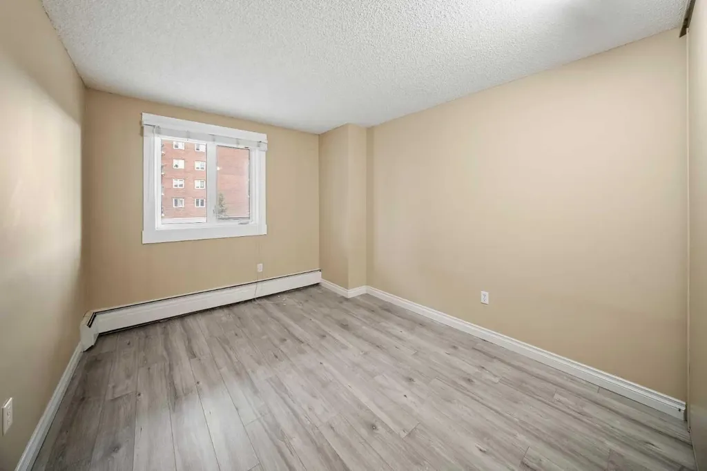 1334 12 Avenue SW Calgary AB T3C 3R9