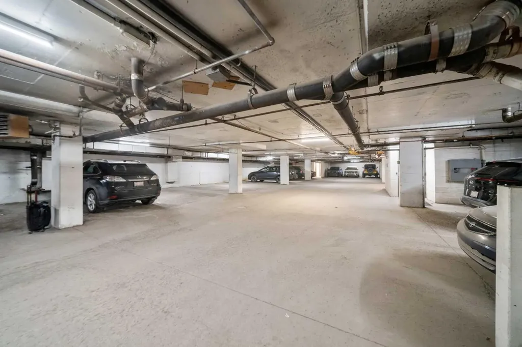 1334 12 Avenue SW Calgary AB T3C 3R9