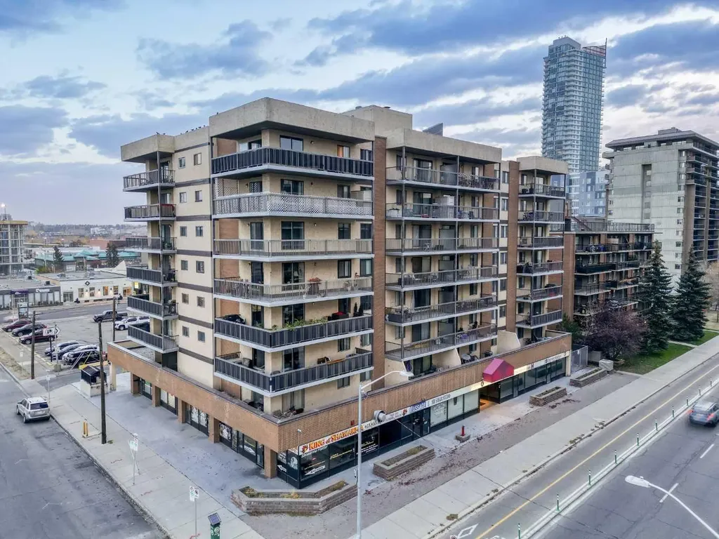 1334 12 Avenue SW Calgary AB T3C 3R9