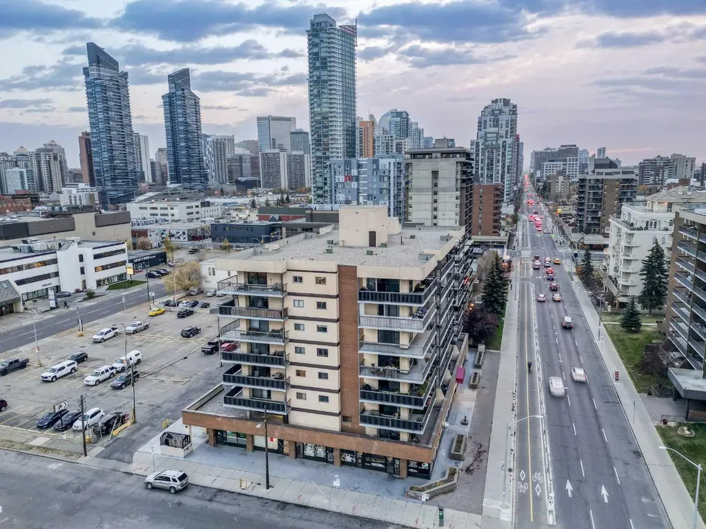 1334 12 Avenue SW Calgary AB T3C 3R9