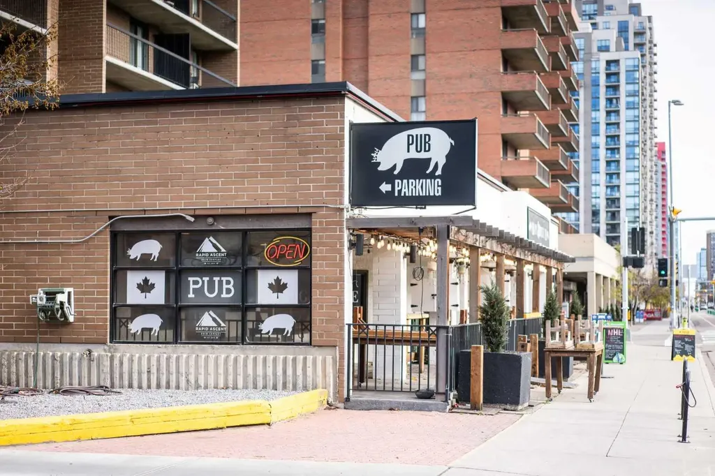 1334 12 Avenue SW Calgary AB T3C 3R9