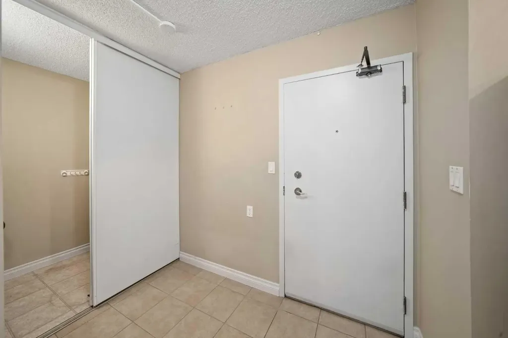 1334 12 Avenue SW Calgary AB T3C 3R9