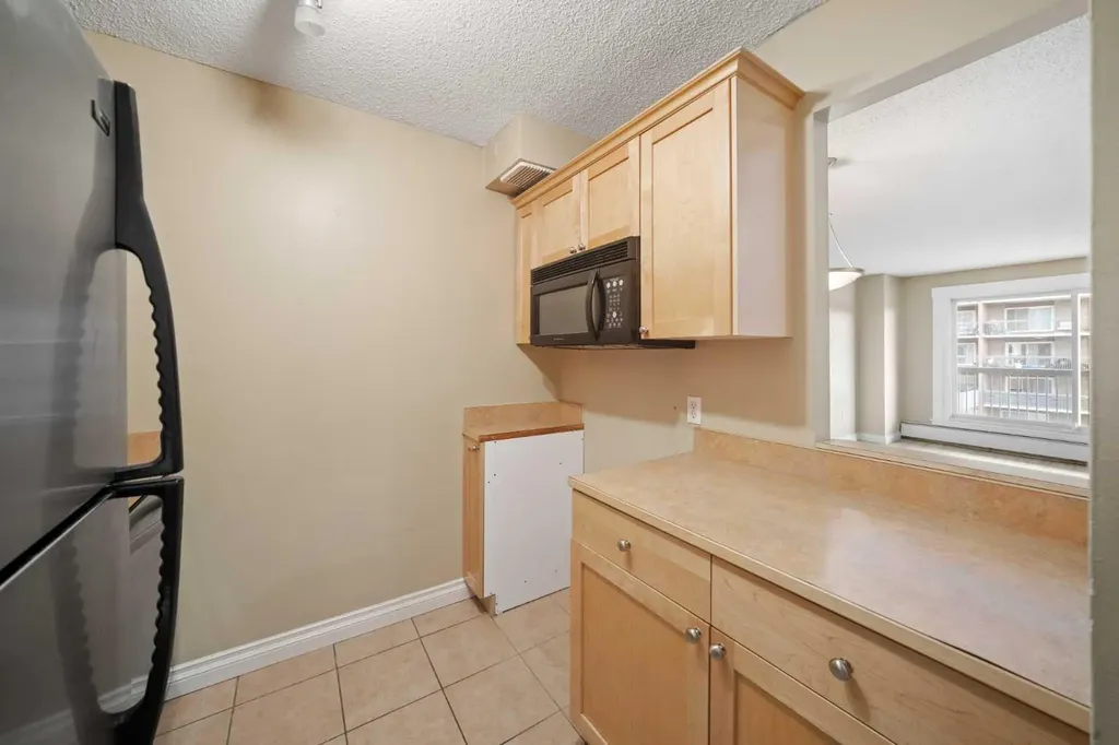 1334 12 Avenue SW Calgary AB T3C 3R9