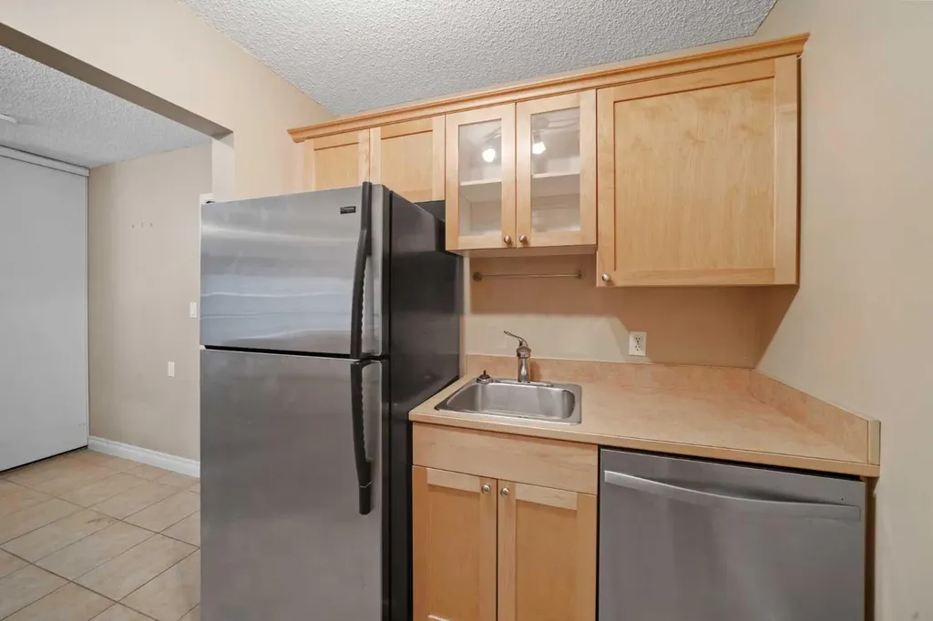 1334 12 Avenue SW Calgary AB T3C 3R9