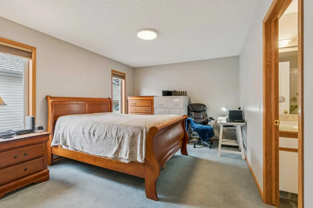 10 Bow Ridge Lane Cochrane AB T4C 1T6