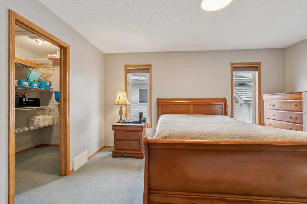 10 Bow Ridge Lane Cochrane AB T4C 1T6