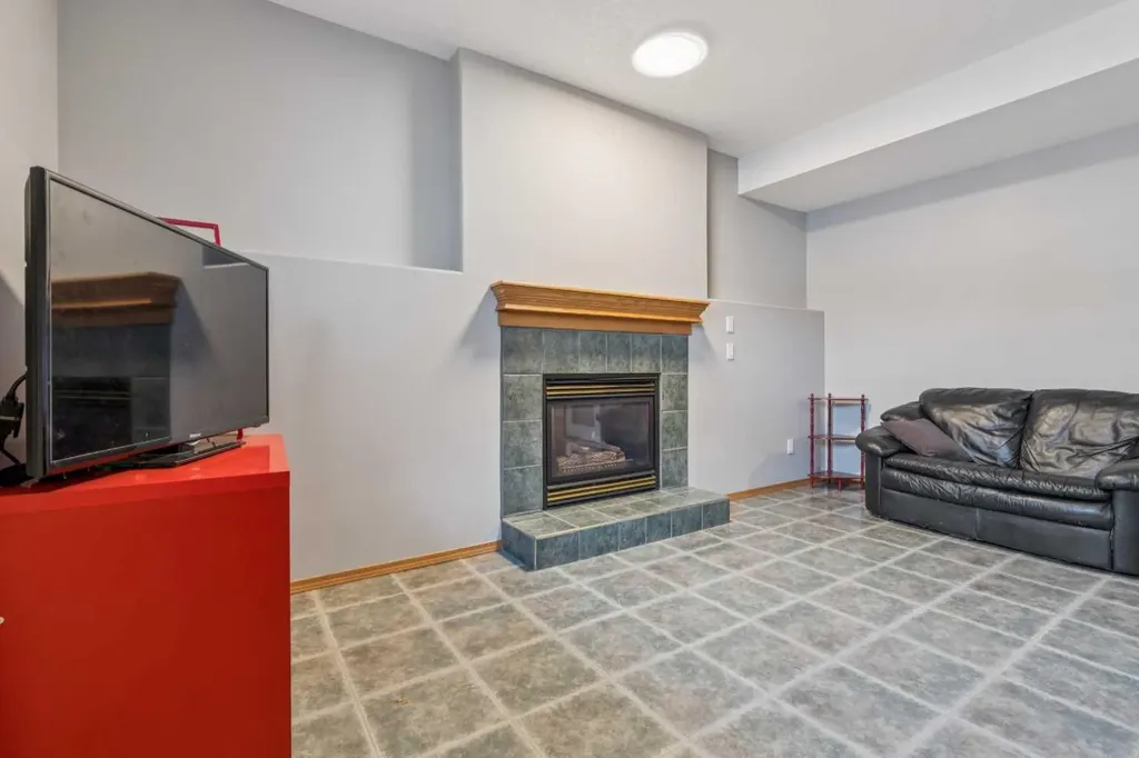 10 Bow Ridge Lane Cochrane AB T4C 1T6