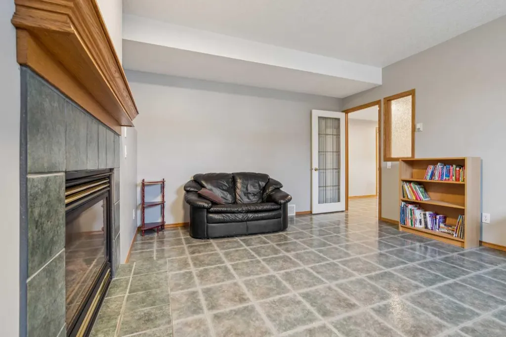 10 Bow Ridge Lane Cochrane AB T4C 1T6