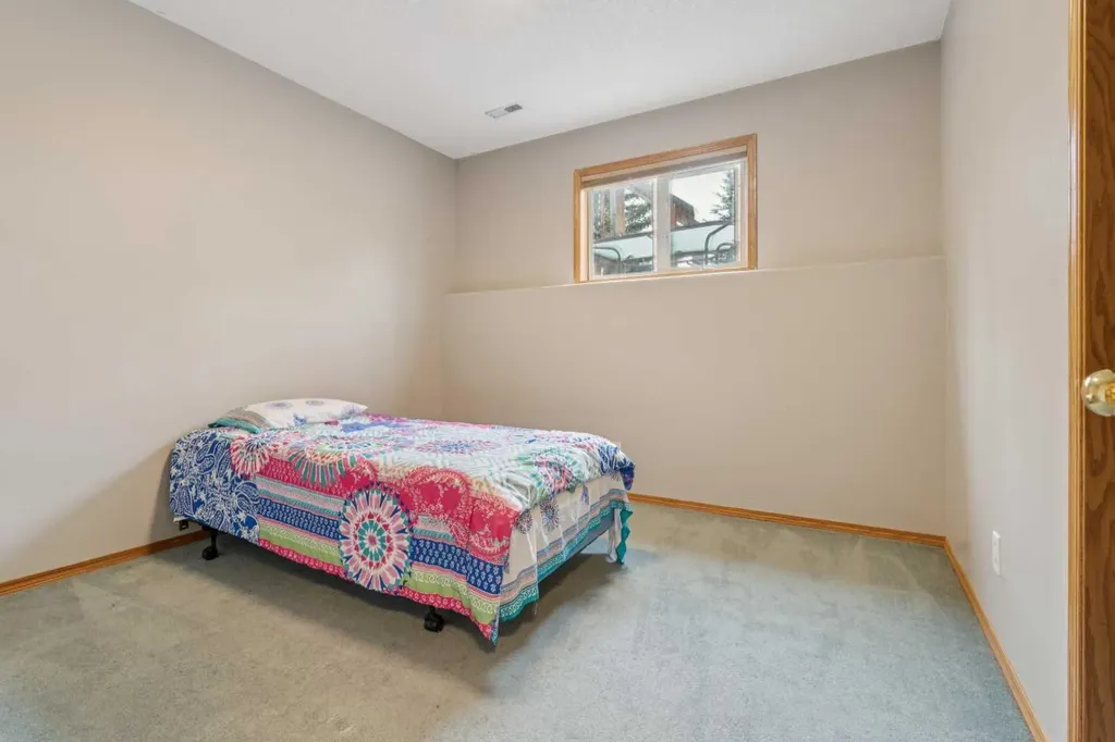 10 Bow Ridge Lane Cochrane AB T4C 1T6
