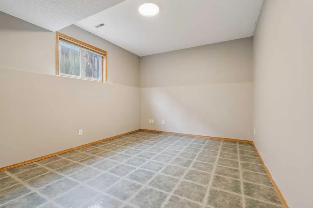 10 Bow Ridge Lane Cochrane AB T4C 1T6