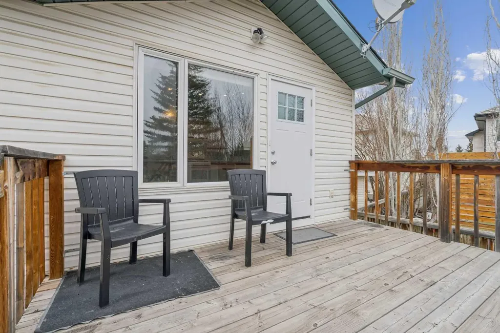 10 Bow Ridge Lane Cochrane AB T4C 1T6