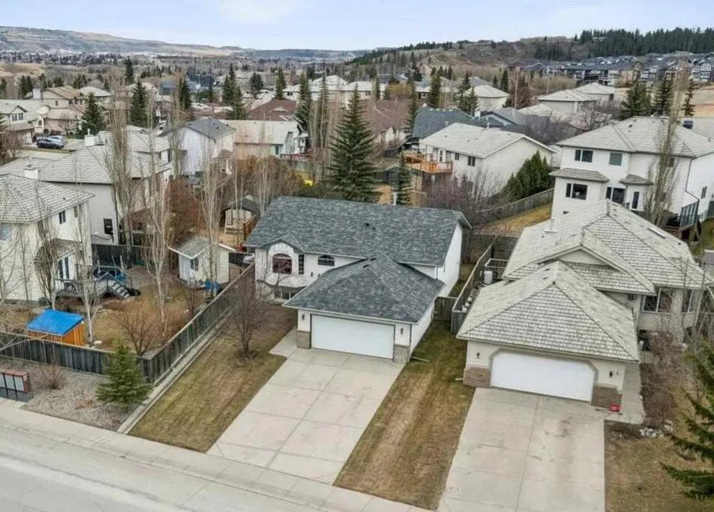 10 Bow Ridge Lane Cochrane AB T4C 1T6