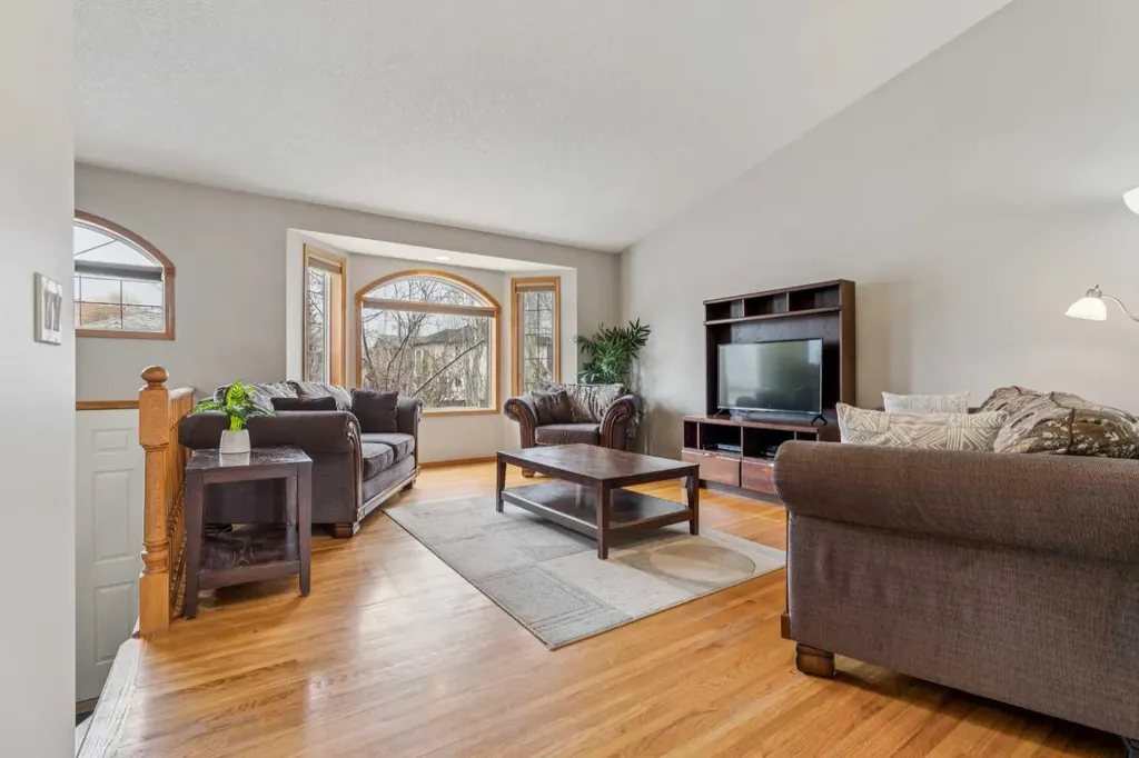 10 Bow Ridge Lane Cochrane AB T4C 1T6