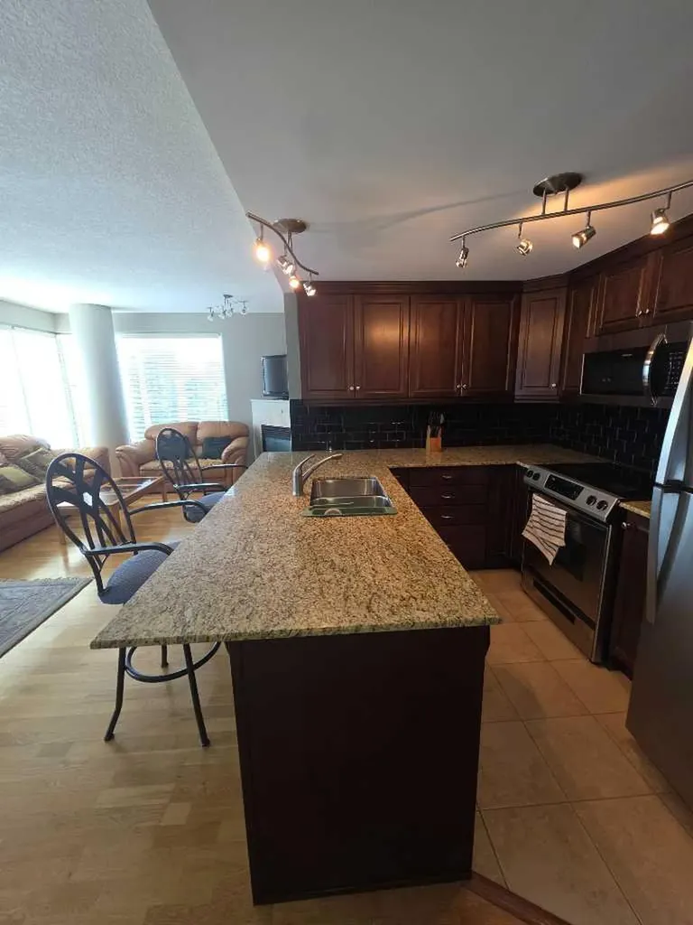 910 5 Avenue SW Calgary AB T2P 0C3