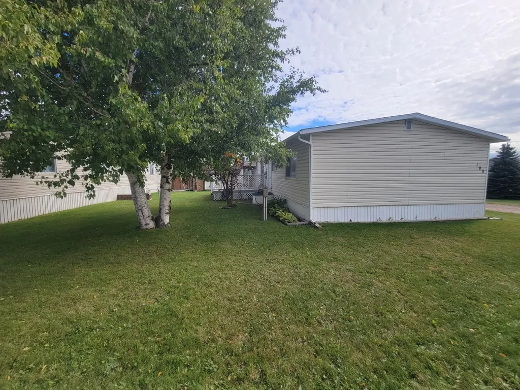 6026 13 Avenue Edson AB T7E 1N6