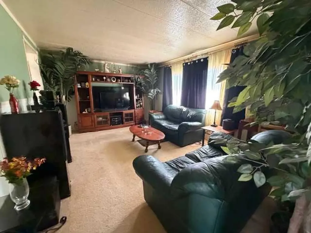 6026 13 Avenue Edson AB T7E 1N6