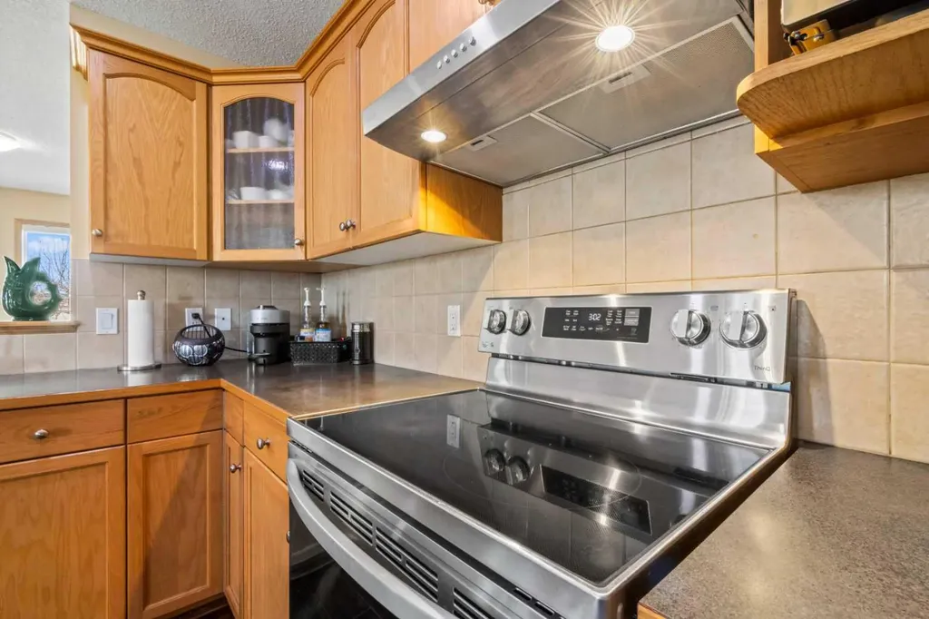10 Taralea Bay NE Calgary AB T3J 5H1